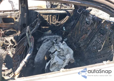 2007 Toyota Camry Hybrid z USA, uszkodzony, nr VIN JTNBB46KX73040545